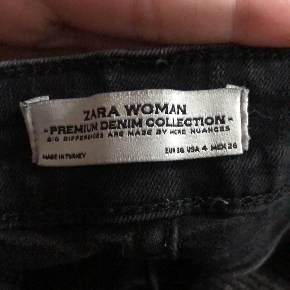 Black skinny jeans, no rips - Picture 3 of 3